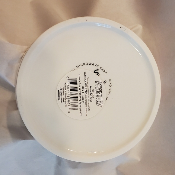 Peanuts / Snoopy Small Round Pet Bowl Perfect for Dogs, Puppies, & Cats NEW - Picture 4 of 4
